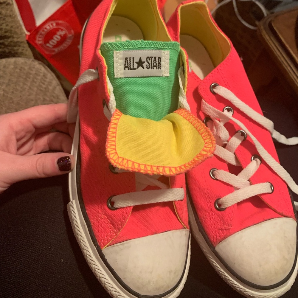 Neon converse